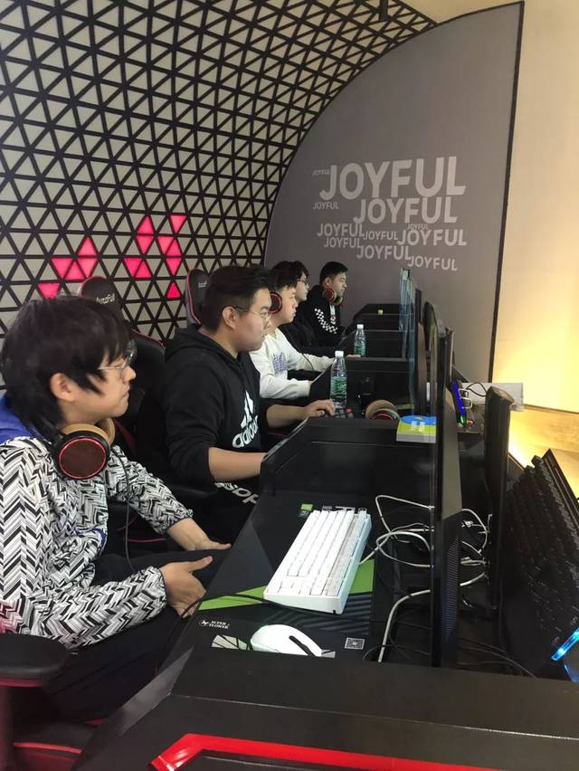 巨大的空位 巨大的空位